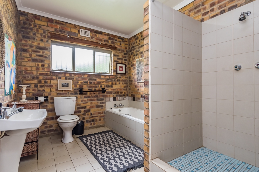 4 Bedroom Property for Sale in Vaaldam SH Free State